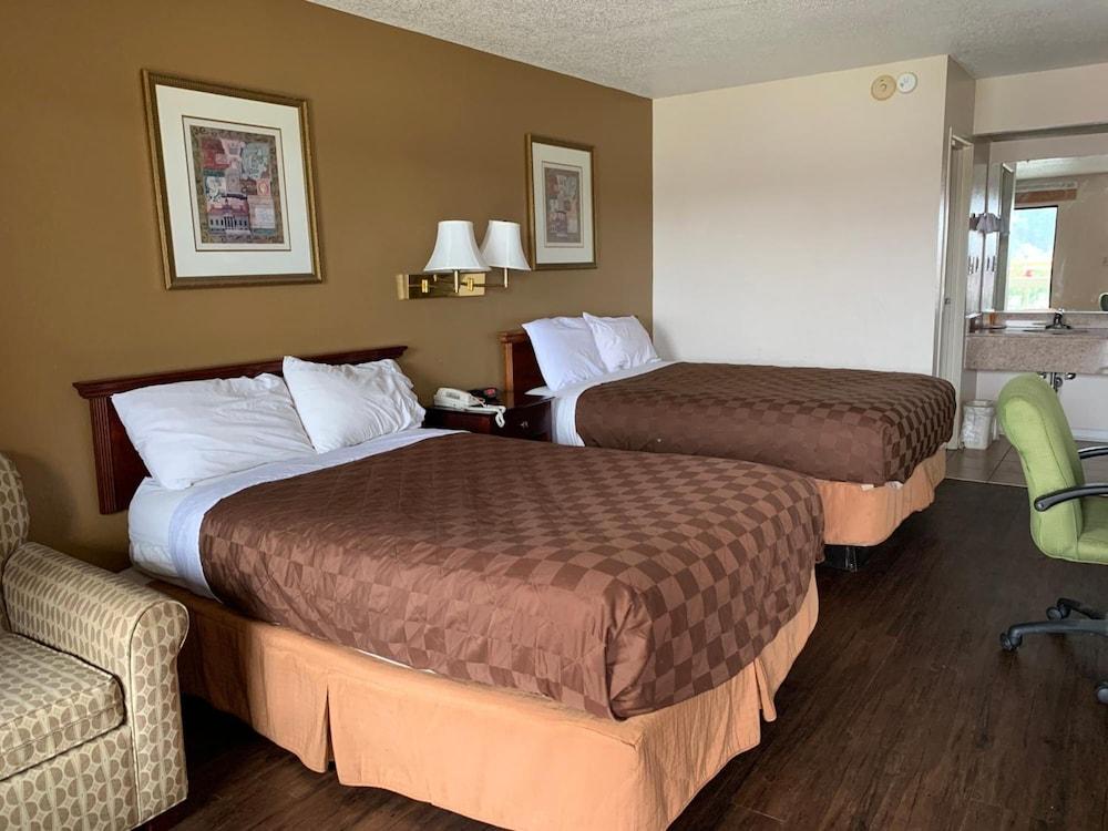 Zainee Inc Budgetel And Hotel 2*