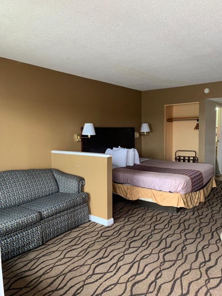 Zainee Inc Budgetel And Hotel 2*